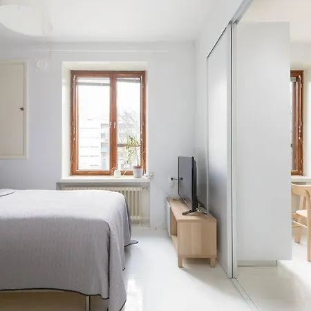 Lejlighed Charming With Garden Views Steps From Metro Helsinki