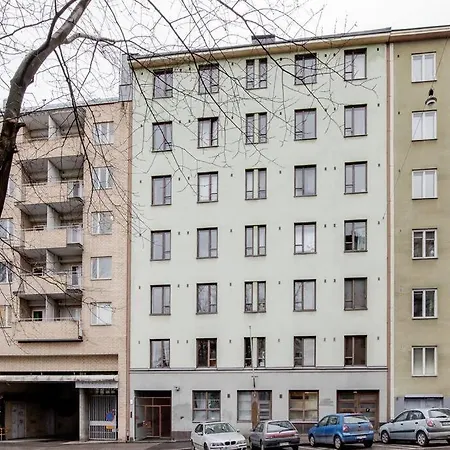 Apartment Charming With Garden Views Steps From Metro Helsinki