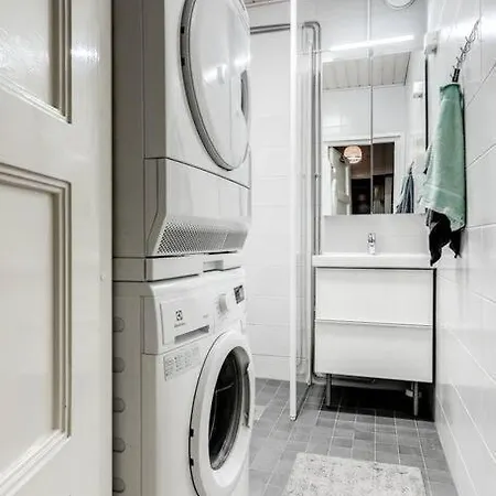 Charming With Garden Views Steps From Metro Apartment